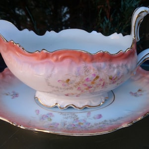 Antique Coiffe Et Cie Limoges France, 1891-1914, Elite Limoges France, 1896-1900 Mark, Gravy Boat And Underplate, Scalloped Edge, Coral