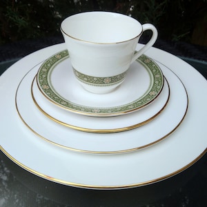 Royal Doulton Rondelay H5004 Pattern Discontinued 1970-1997, Vintage China Five Piece Set, One Dinner, Salad, Bread Plate, Cup And Saucer,