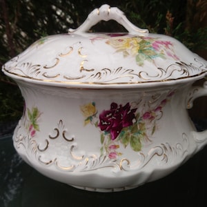 Antique Mellor And Co Etruria, Datato 1894-1910, Vaso da camera con coperchio, Rosso, Giallo, Rosa Floreale, Finiture in oro, Oggetti d'antiquariato da collezione, Bagno Deco