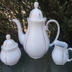 Mid Century Schumann, Bavaria, Arzberg Germany, Porzellan Kaffee- oder Teekanne, Zuckerdose und Milchkännchen, Teeset, Goldbesatz, Jakobsmuschel