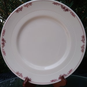 Vintage Syracuse China Restaurant Ware oder Hotelware, braune Blumendekoration auf weißem Teller, hergestellt in den USA, ein Mittagessenteller oder ein Servierteller