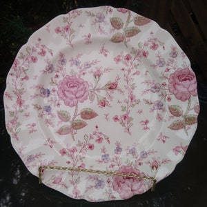 Johnson Brothers Rose Chintz Pattern, One Dinner Plate, Discontinued 1930-2003, 10&quot; Diameter