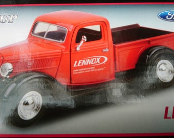 Premi della corona fabbricati esclusivamente per Lennox, 1937 Ford Pickup 1: 24 Scala Pressofusione Replica, Motor Max Metal Red Truck, Oggetti da collezione