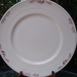 Vintage Syracuse China Restaurant Ware oder Hotelware, braune Blumendekoration auf weißem Teller, hergestellt in den USA, ein großer Teller oder Servieren