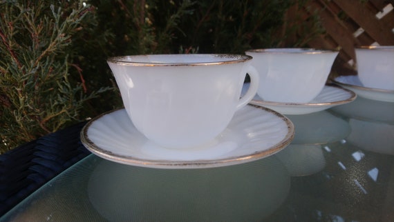Vintage Anchor Hocking Fire King Ware, USA, Milk Glass White Swirl