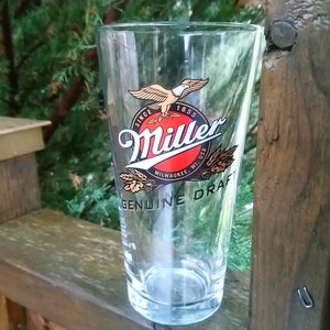 Miller Genuine Draft Milwaukee Wisconsin USA Collectible Beer Glass, Barware Glass, Drinking Glass, Commercial Barware Glass, Pub Glass, Dec