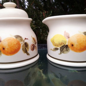 Johnson Brothers &quot;Summer Gold&quot; Pattern, Vintage 1979, Table Plus, Various Fruit Design, Smooth Texture, Cream And Sugar Bowl With Lid, Decor