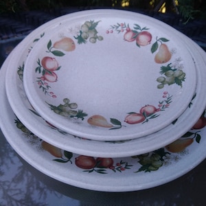 Wedgwood &quot;Quince&quot; Pattern Discontinued 1969-1986 Three Piece Dinnerware, Ring Of Colorful Fruit, Vintage Wedgwood Stoneware Dinnerware