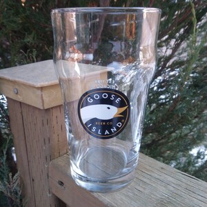 Goose Island Beer Glass, Chicago Illinois, Collectible Beer Glass, Pint Glass, Drinking Glass, Pint Glass, Barware Glass, Goose On Label