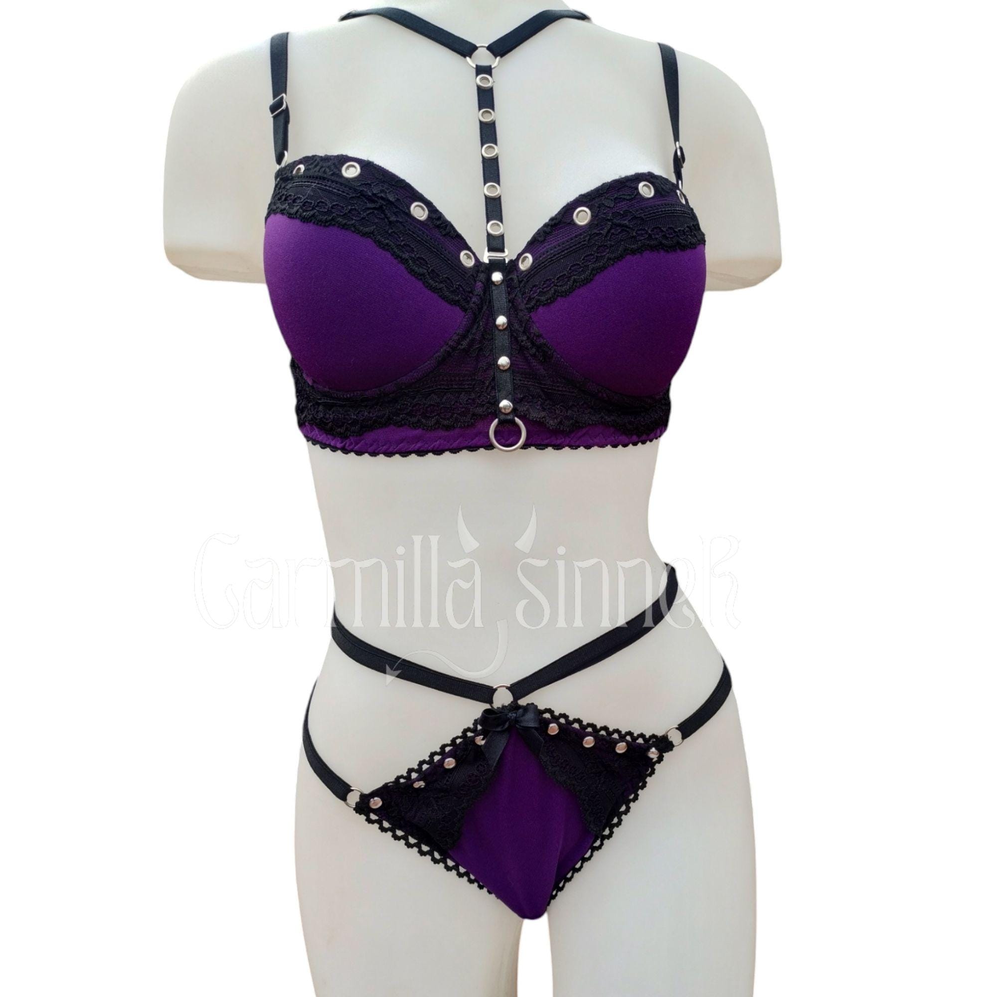 Set Erzebeth, Gothic bra, gothic bustier, gothic lingerie, handmade lingerie, gothic clothes, handcraft lingerie, red lingerie.