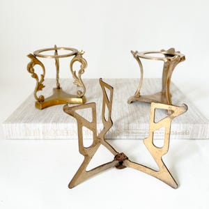 Vintage Brass Sphere Stand. Vintage Brass Sphere Pedestal. Vintage Brass Orb Stand. Vintage Brass Decorative Pedestal, Stand, Candle Holder.