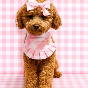 バークビーガール | スナップ留め犬用バンダナ、フリルトリム犬用バンダナ、かわいい犬用バンダナ、犬用アクセサリー、ガーリー犬用バンダナ、ギンガムチェック犬用バンダナ