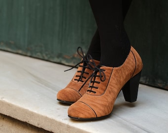 Chaussures habillées à talons faites à la main | Suede Oxfords Heel Chaussures | Chaussures en daim pour femmes |  Chaussures de robe en daim faites à la main | Talons de 3,25 pouces