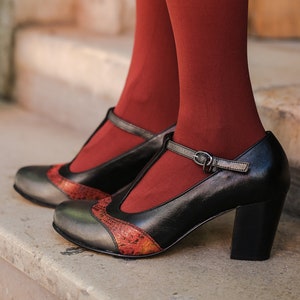 Handgemachte T-Strap Mary Janes | Lederschuhe Damen | Rot & Schwarz Mary Janes | Runde Zehe T-Riemen-Schuhe | Tricolor Blockabsatz Mary Janes
