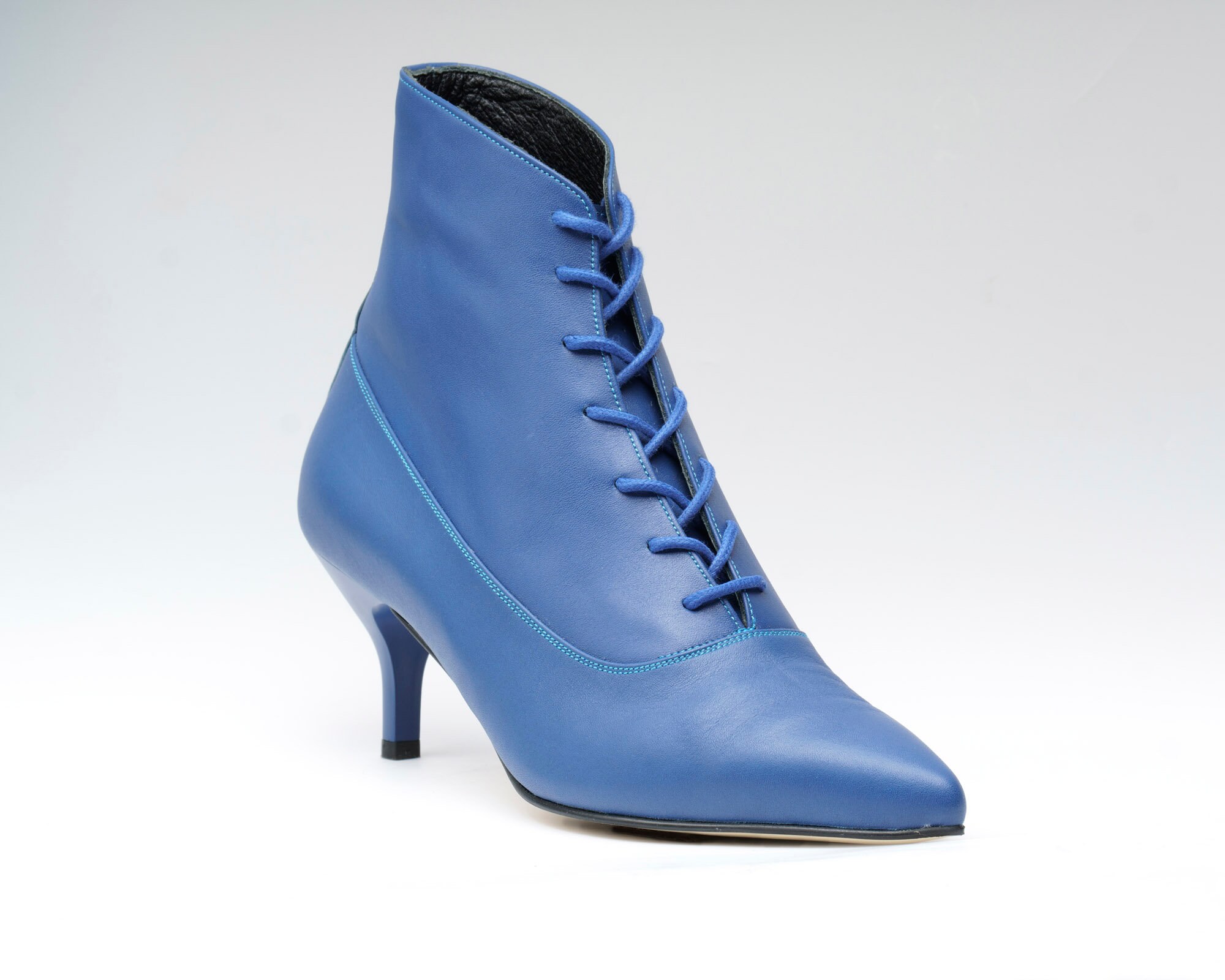 womens leather boots with heel