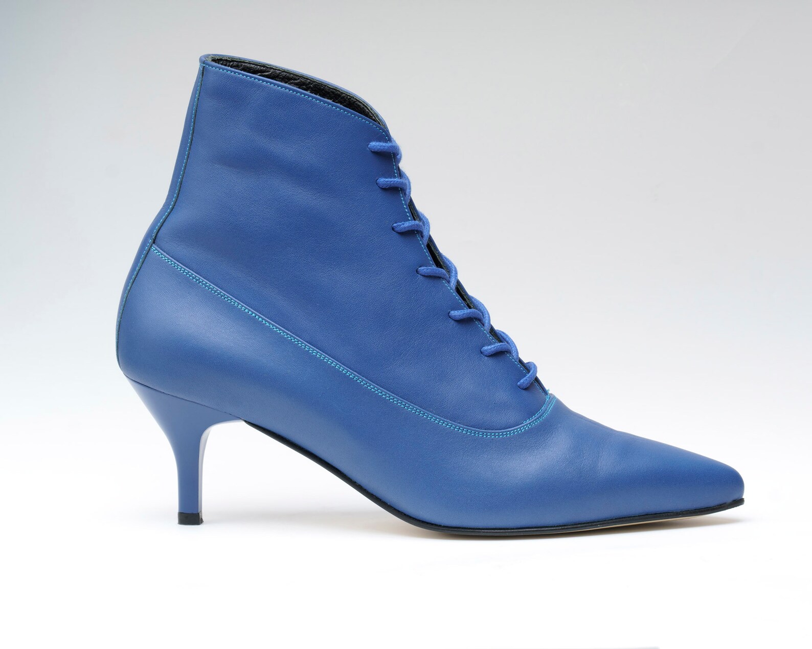 womens leather boots with heel