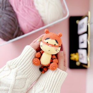 Orange cute Tigger crochet pattern. Amigurumi crochet pattern. Crochet doll. PDF file zdjęcie 6