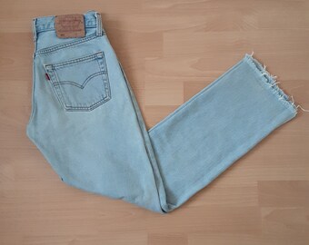 Jordan 4 Levi's Blank Tag vs. Levi's Tag : r/Goatapp