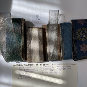 Conjuntos de fitas de liquidação e desconto. Fita de arame para guirlandas, decorações de festas de fim de ano, projetos de artesanato. azul verde pavão ouro creme prata