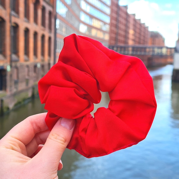 Scrunchie Haargummi rot matt Haarband Zopfgummi handgemacht Deutschland Geschenk Freundin Tochter Paris diy feuerrot purpur Frühling Hamburg