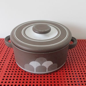 Hornsea &quot;Contrast&quot; Covered Serving Dish, 3 Pints,Hornsea  Contrast pattern Casserole Pot with Lid, vintage Hornsea