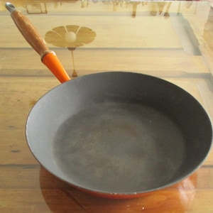 LE CREUSET 28 Skillet /Frying pan, French kitchen ,Le Creuset orange enamel Frying pan , Le Creuset Enamelware , vintage Le Creuset France