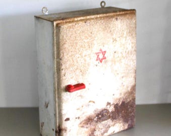 Tin bathroom cabinet , first aid cabinet,medicine cabinet .Bathroom décor .Israeli tin bathroom cabinet,Israeli vintage