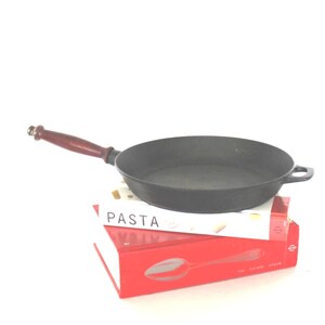 Hoyang Polaris Norway Cast Iron skillet, wood handle Polaris Norway Cast iron Fry Pan, Large cast iron frying pan,Polaris Norway cookware