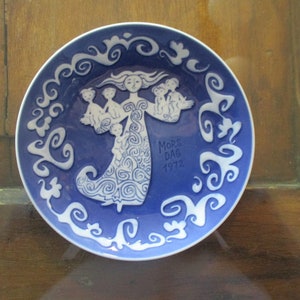 Royal Copenhagen Mothers Day Plate 1972 ,Royal Copenhagen wall plates,Vintage Royal Copenhagen Collectible Plates,Royal Copenhagen Mors Dag