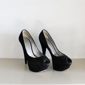 Casadei Blade Sky High ピープトゥ パンプス スエード、Casadei ピープトゥ パンプス 38 US7、イタリア製プラットフォーム パンプス。