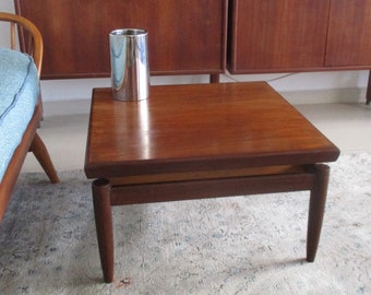 Danish modern teak Table, floating top side Table,Danish modern coffee table, Teak floating top coffee table,end table,Living Room End Table