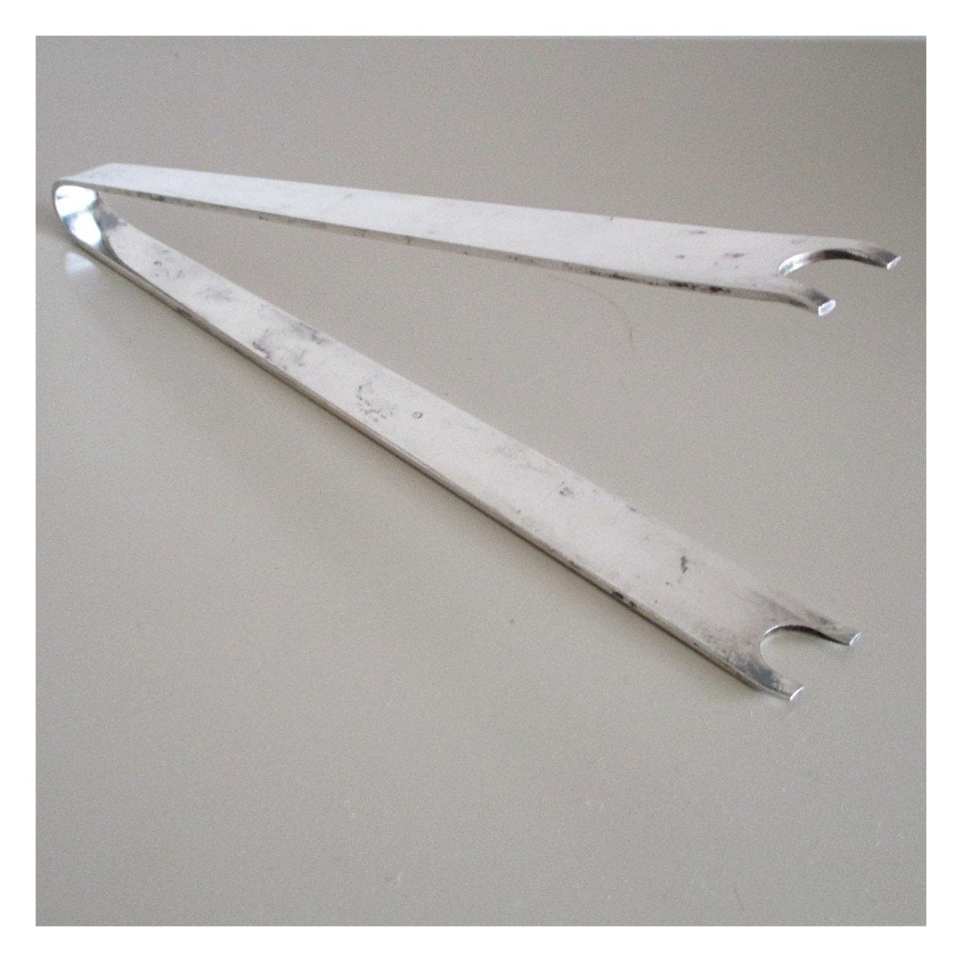 Lino Sabattini Christofle silver plated Windsor ice tongs ,Christofle Paris Ice Tongs, Ice Tongs by Lino Sabattini for  Christofle Paris.