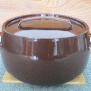 Brown Enamel stock Pot with Lid. Scandinavian Cookware. Mid-century Modern Kitchenware,Arabia Wärtsilä Finel, Finland kitchenware .