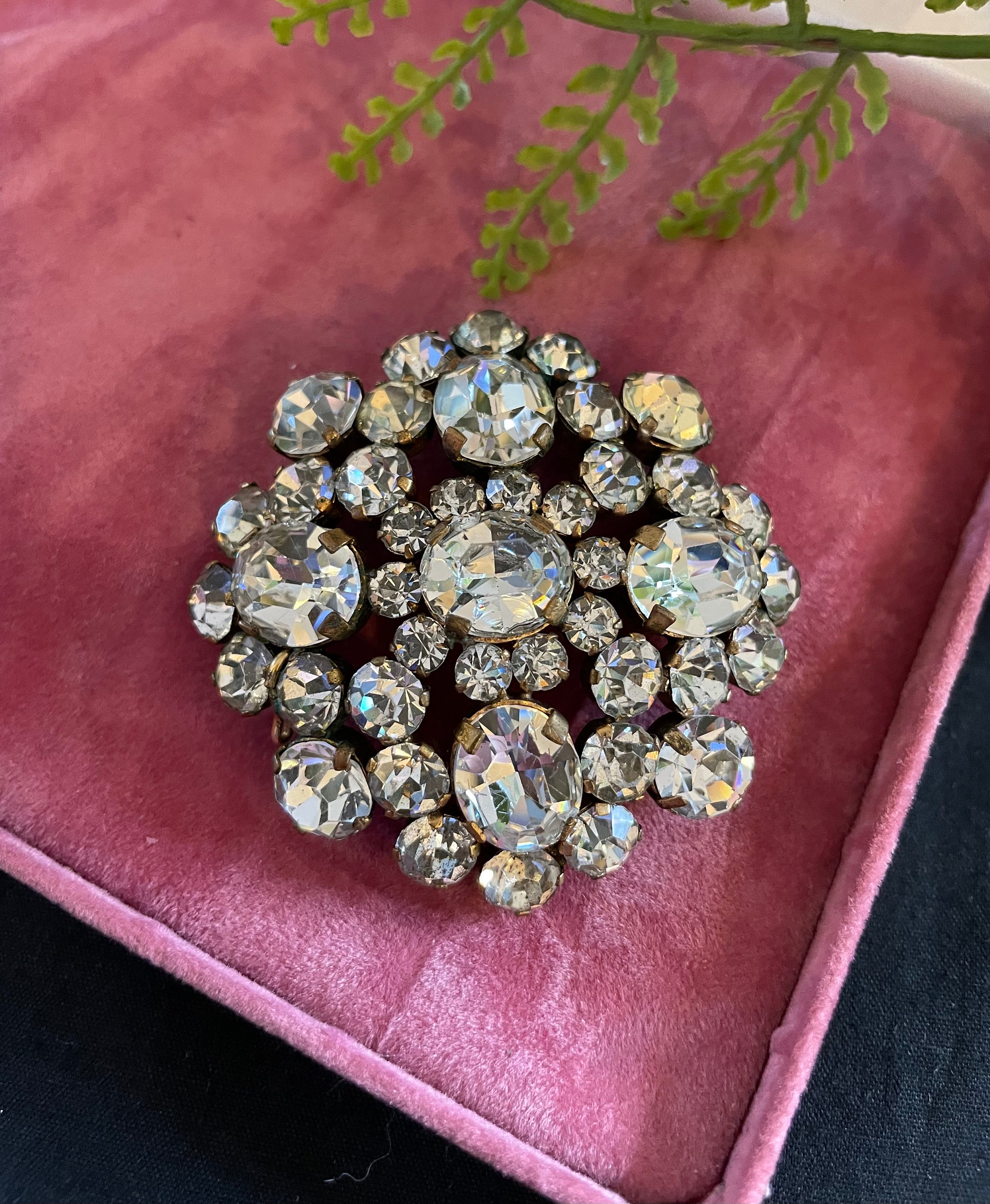 Broche Ancienne Années 40 - Branche De Feuille En Verre, Couleur Jaune Pâle, Superbe état