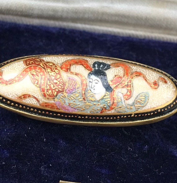 Antique Satsuma Japanese gold Brooch Shimazu clan s… Gem