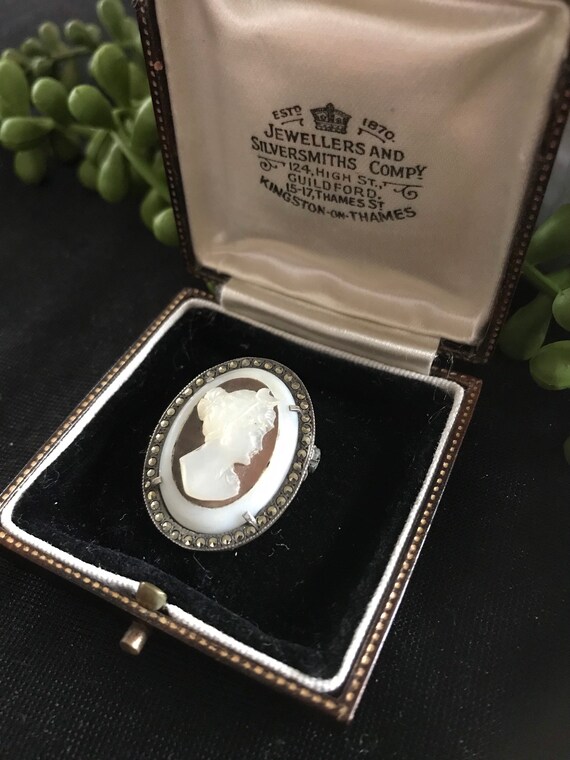 ヴィンテージシルバーブローチ - セルロイドカメオ - 刻印800 - Etsy 日本