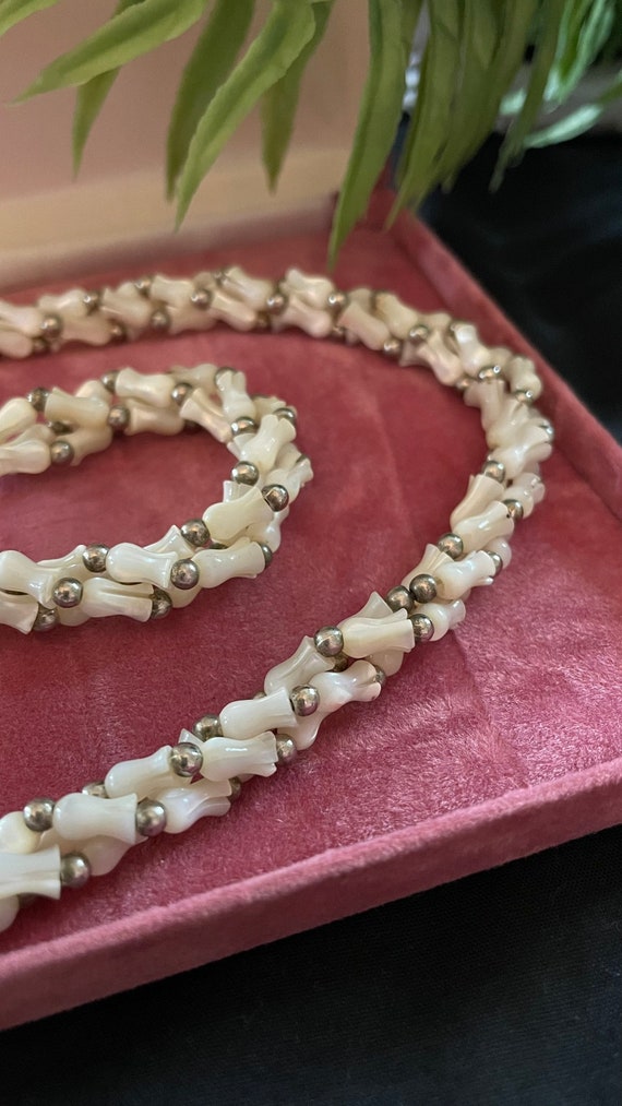 Vintage mother of pearl carved necklace- tulip ca… - image 6
