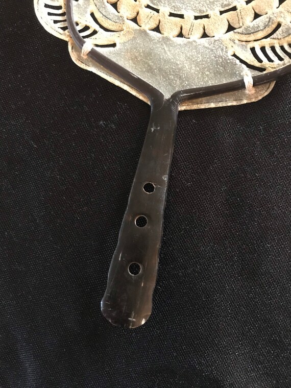 Antique Java hand held face fan, gold guild buffa… - image 4