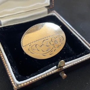 Vintage brooch ‘Lady Fayre’ GF (gold filled) engraved