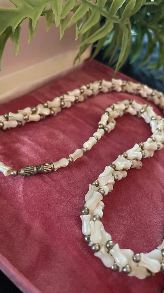 Vintage mother of pearl carved necklace- tulip ca… - image 4