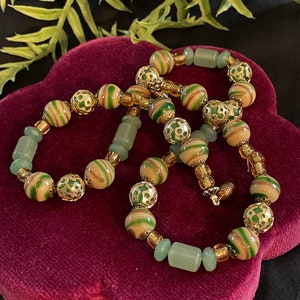 Green necklace aventurine and glass bead vintage