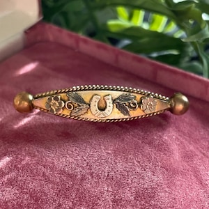 Vintage/ antique sweetheart brooch - signed T cross H