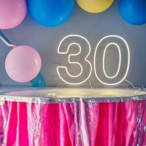Insegne al neon personalizzate / Insegna al neon numero 30 / Decorazione da parete con insegna al neon / Insegna al neon Festa di compleanno di Oh Babay / Bar con insegna al neon / / Camera da letto con insegna al neon