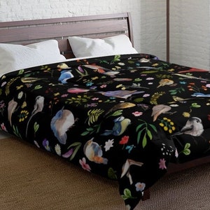 Bird Comforter | Queen Comforter | Summer Comforter | Cottagecore Comforter | Bird Watcher Gift | Country Floral Wildflower Birds Bedroom