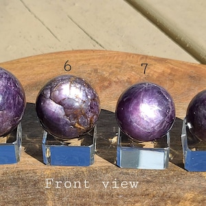 Sfera di lepidolite viola: sfera di cristallo per la meditazione calmante