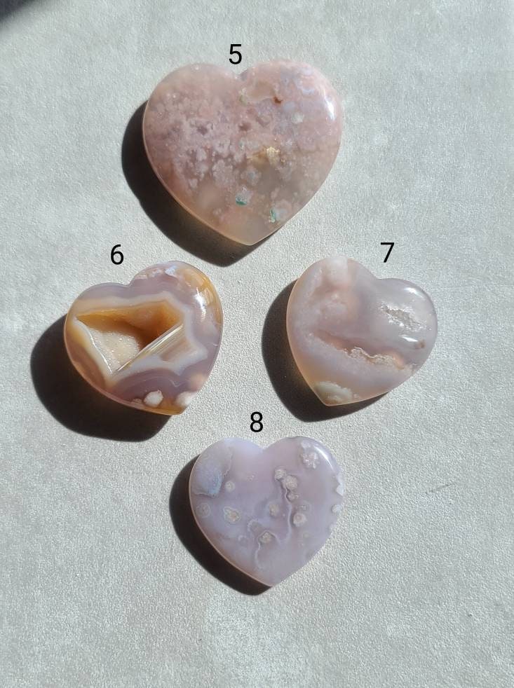 光る台座に⭐️ピンクアメジスト花瑪瑙⭐️ハートを乗せてみました