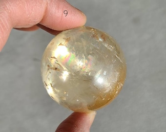 Sphère de calcite au miel : cristal optique arc-en-ciel, outil de purification pour la méditation