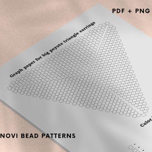 Può includere: Un foglio di carta millimetrata bianca con un motivo a triangolo nero per grandi orecchini peyote. Il testo "Graph paper for big peyote triangle earrings" e "NOVI BEAD PATTERNS" sono stampati sulla carta. Sono visibili anche le parole "PDF + PNG" e "Color key".
