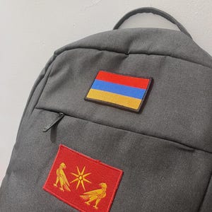 Parche con la bandera de Armenia y margen negro (totalmente bordado)