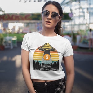 Bitcoin Women’s Crop Top Tee | Women&#39;s Bitcoin Crypto HODL on Shirt | Cryptocurrency BTC